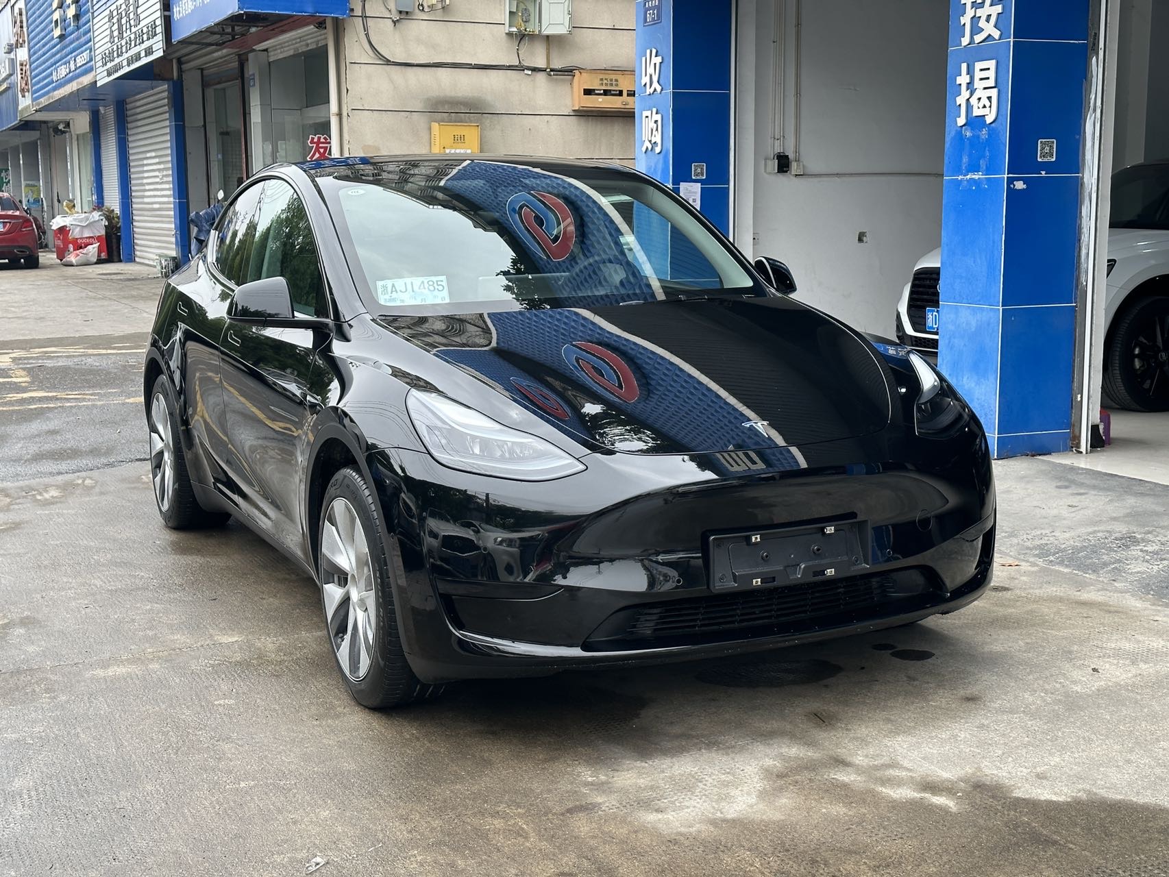 Tesla Model Y 2023 #3 Tesla Model Y 2023 car image #3