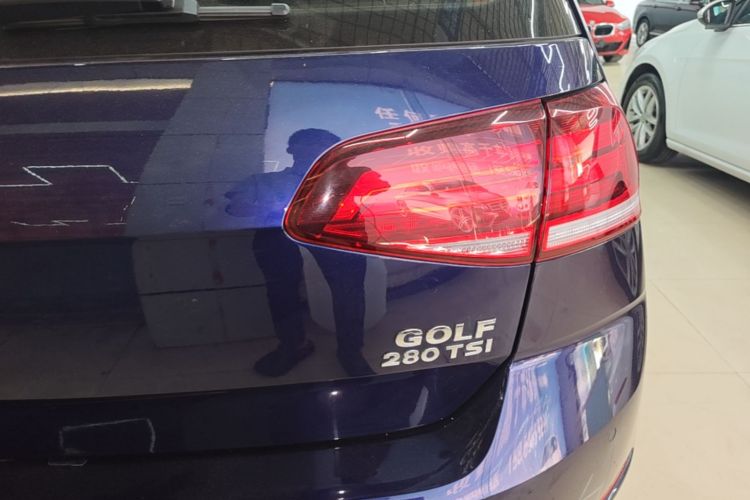 Volkswagen Golf 2020 car image #8