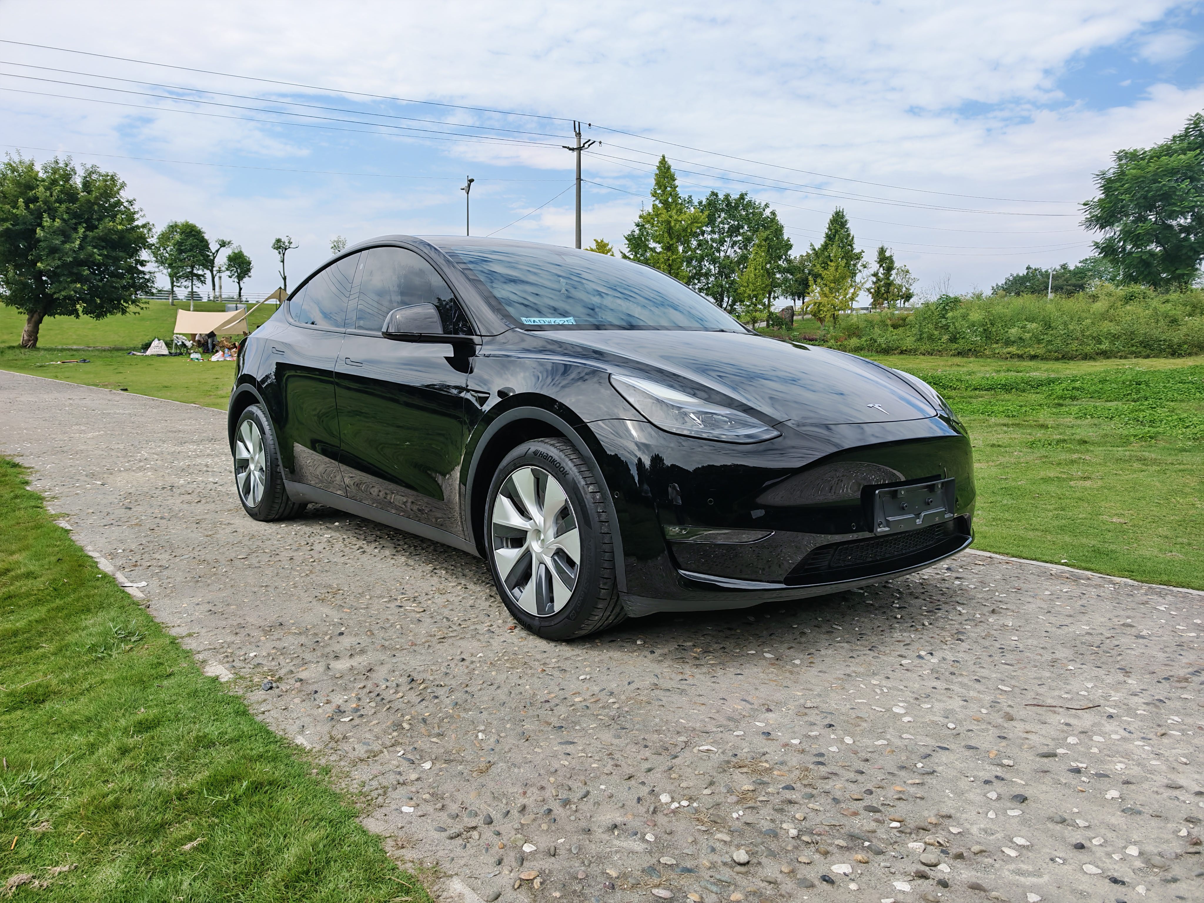 Tesla Model Y 2023 car image #3