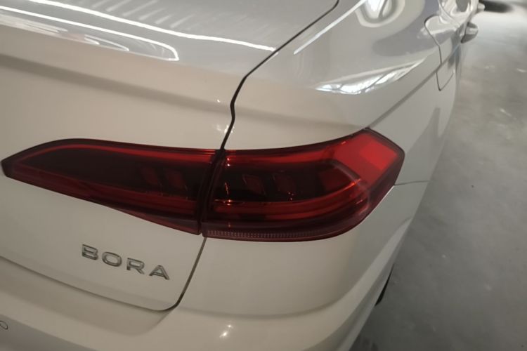 Volkswagen Bora 2026 car image #8