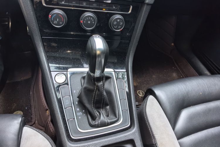Volkswagen Golf 2019 #14 Volkswagen Golf 2019 car image #14
