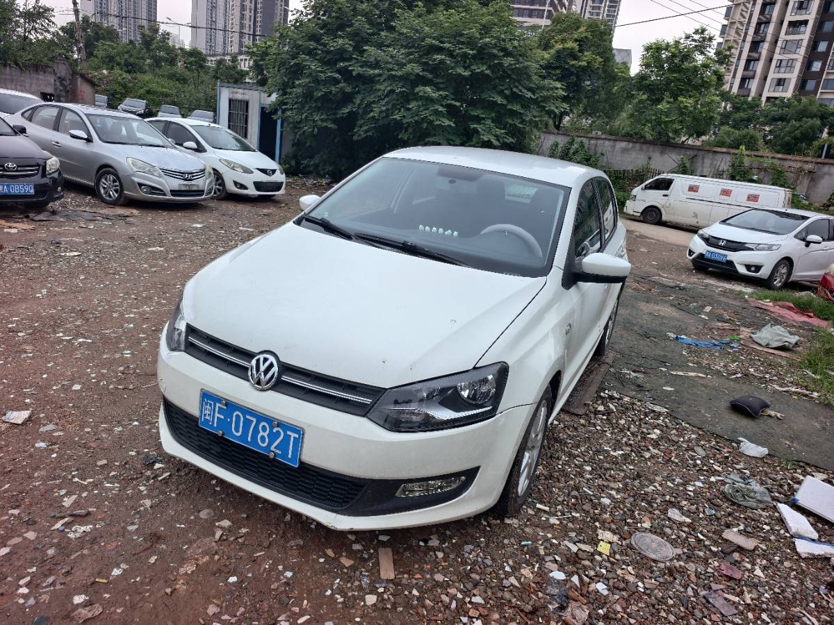Volkswagen Polo 2013 car image #2