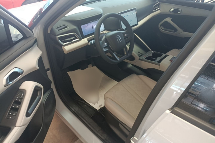 BYD YuanUP 2026 #16 BYD YuanUP 2026 car image #16