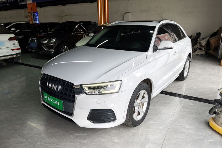 Audi Q3 2018 car image #2
