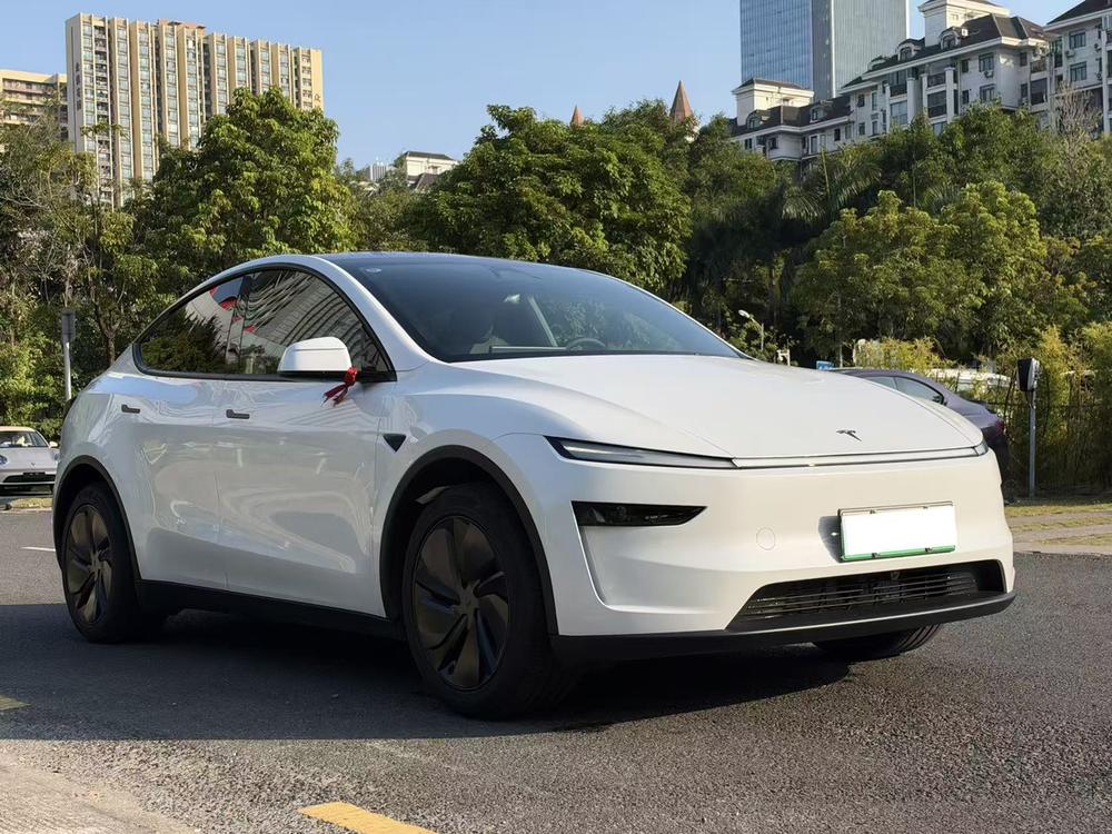 Tesla Model Y 2026 #3 Tesla Model Y 2026 immagine di auto #3