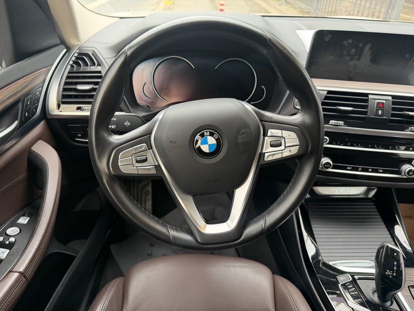 BMW X3 2019 car image #8