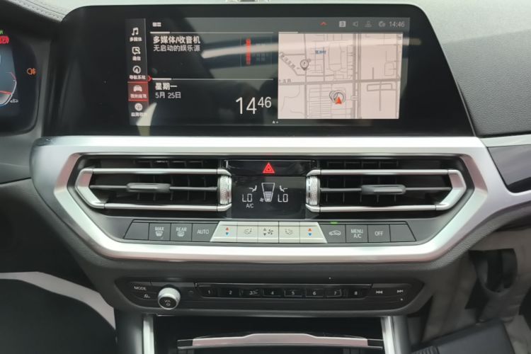 BMW 3 Series 2022 car image #17