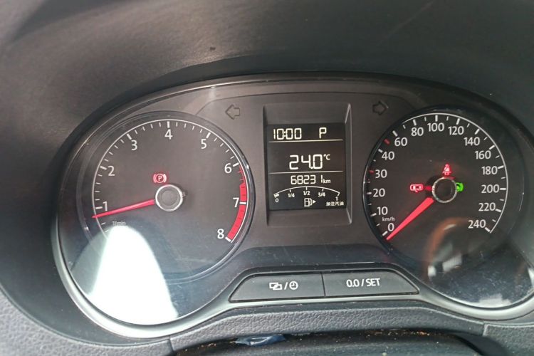Volkswagen Polo 2018 car image #12