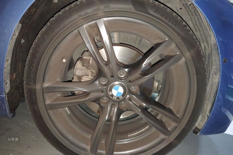 BMW 3 Series 2018 car image #9