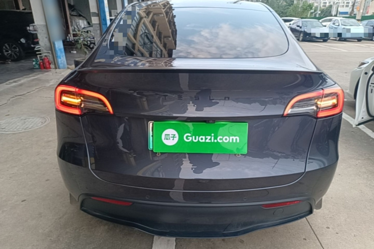 Tesla Model Y 2023 immagine di auto #6