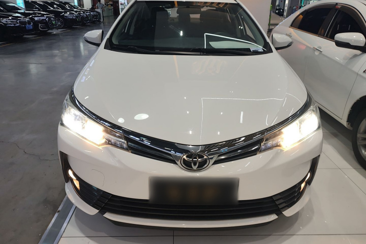 Toyota Corolla 2017 immagine di auto #3