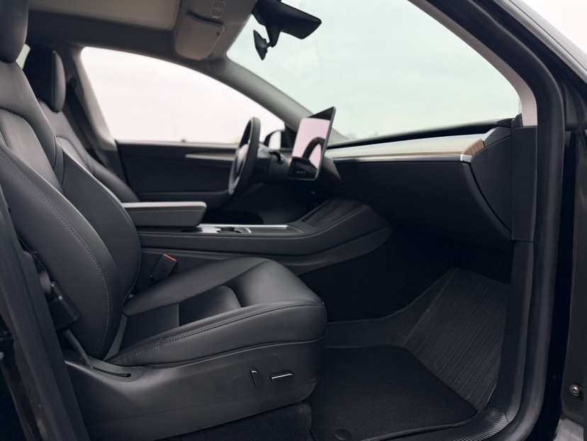 Tesla Model Y 2022 car image #8