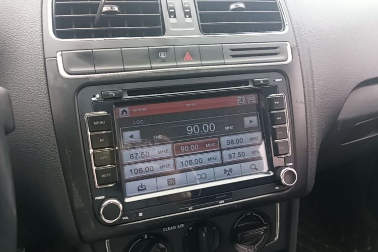 Volkswagen Polo 2017 #13 Volkswagen Polo 2017 car image #13