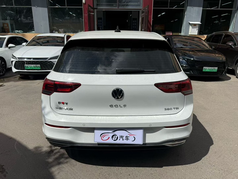 Volkswagen Golf 2022 imagen de coche #5