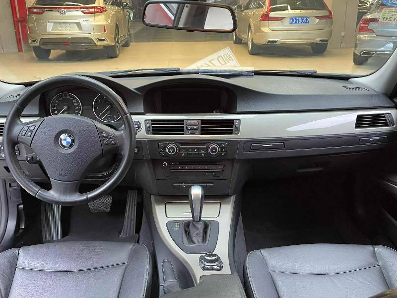 BMW 3 Series 2011 #8 BMW 3 Series 2011 car image #8