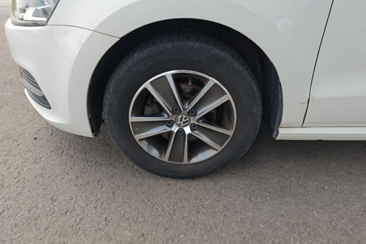 Volkswagen Polo 2015 #9 Volkswagen Polo 2015 car image #9