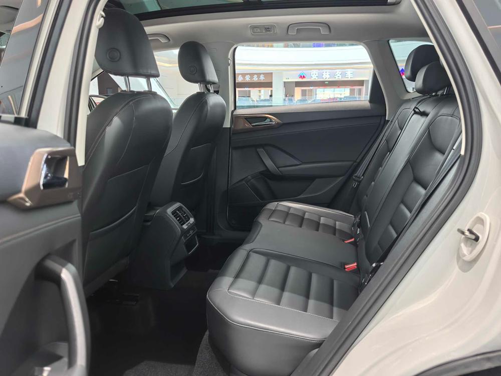 Volkswagen Tharu 2021 car image #26