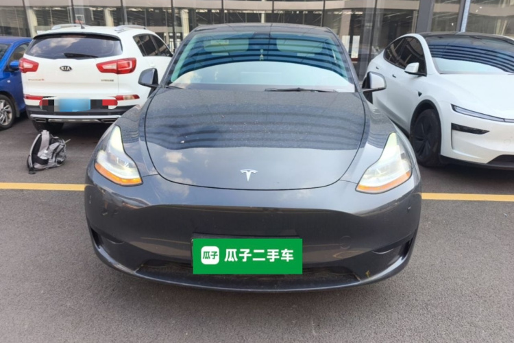 Tesla Model Y 2024 car image #3