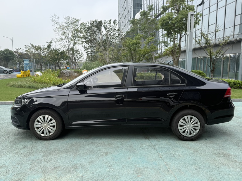 Volkswagen Santana 2019 imagen de coche #3