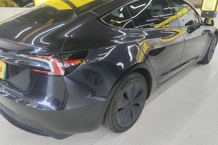 Tesla Model 3 2023 car image #5