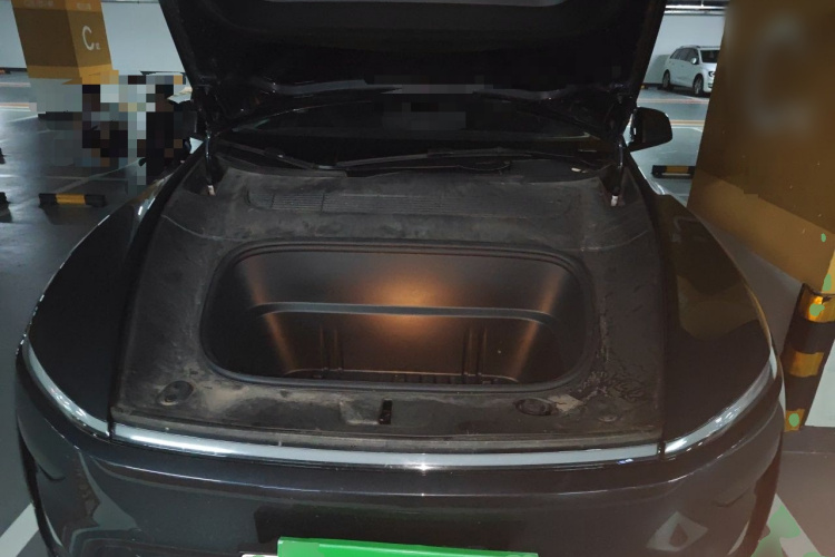 Tesla Model Y 2025 car image #22