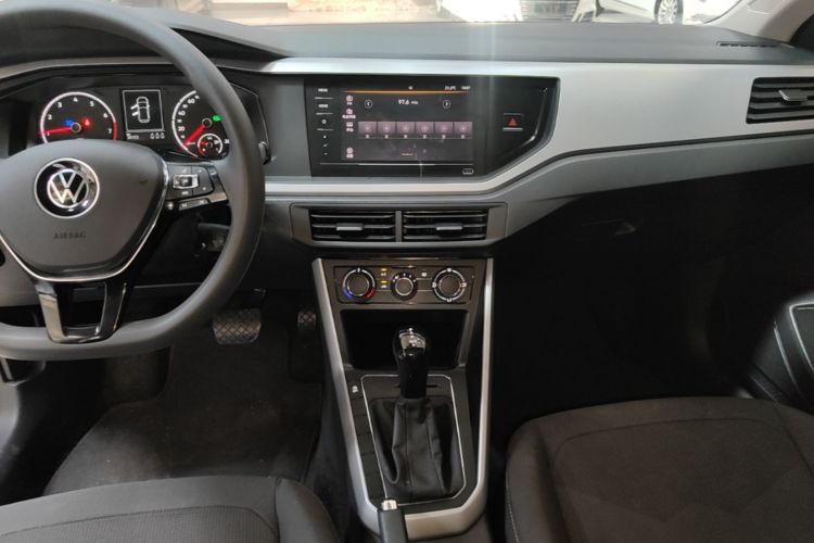 Volkswagen Polo 2022 car image #13