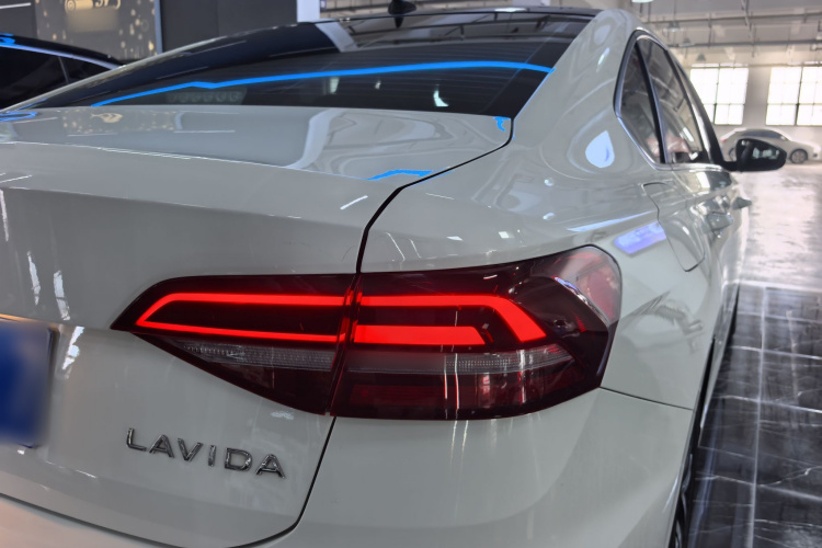 Volkswagen Lavida 2021 car image #6