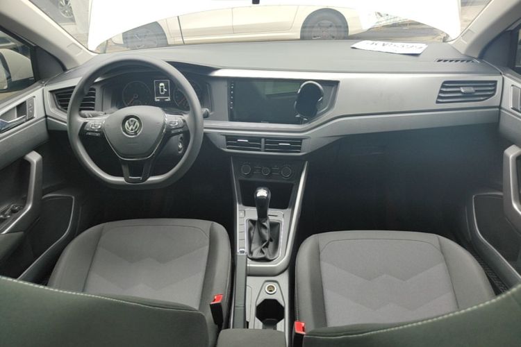 Volkswagen Polo 2021 car image #10