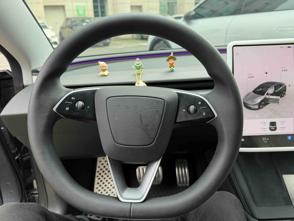 Tesla Model 3 2026 car image #8