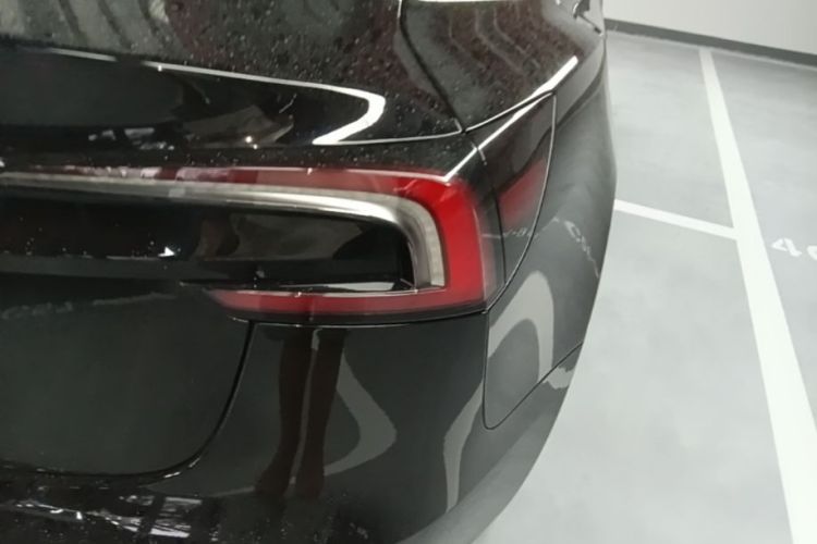 Tesla Model 3 2024 immagine di auto #8