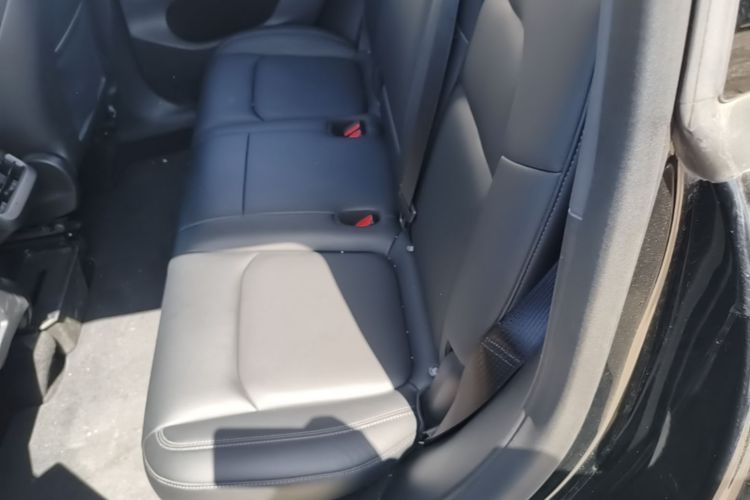 Tesla Model Y 2022 car image #17