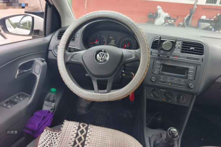 Volkswagen Polo 2018 car image #12