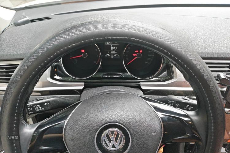 Volkswagen Bora 2016 car image #13