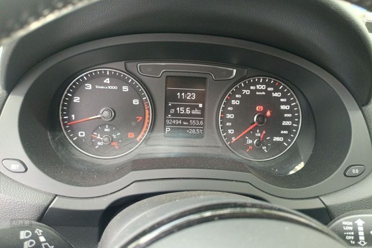 Audi Q3 2019 car image #13