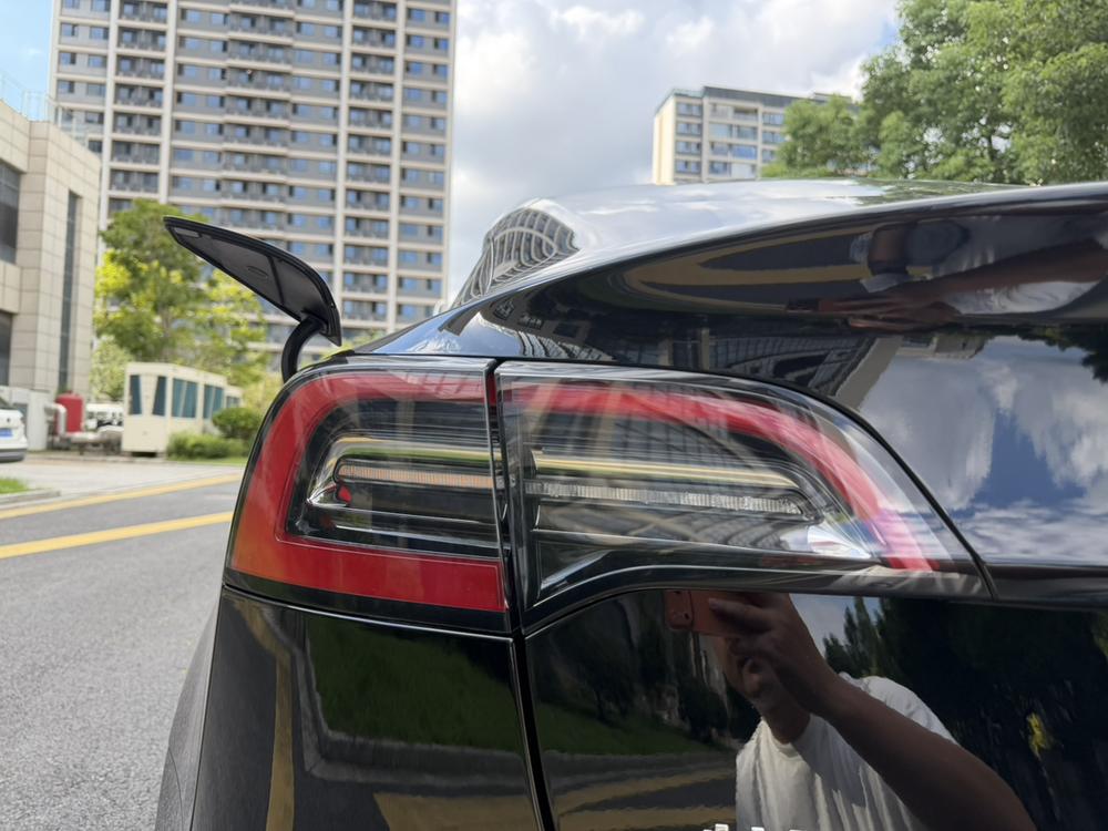 Tesla Model 3 2023 car image #7