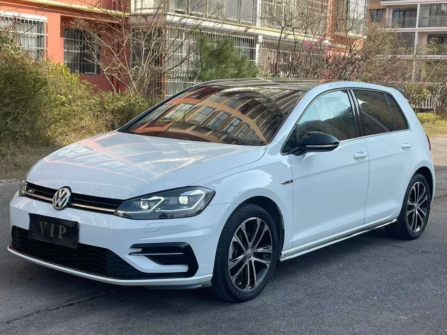 2019 immagine di auto 