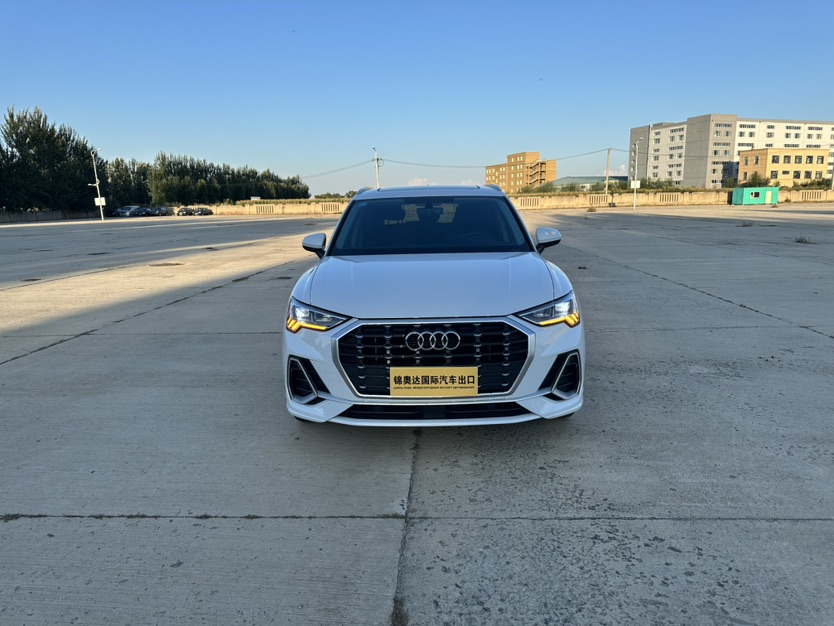 Audi Q3 2023 car image 