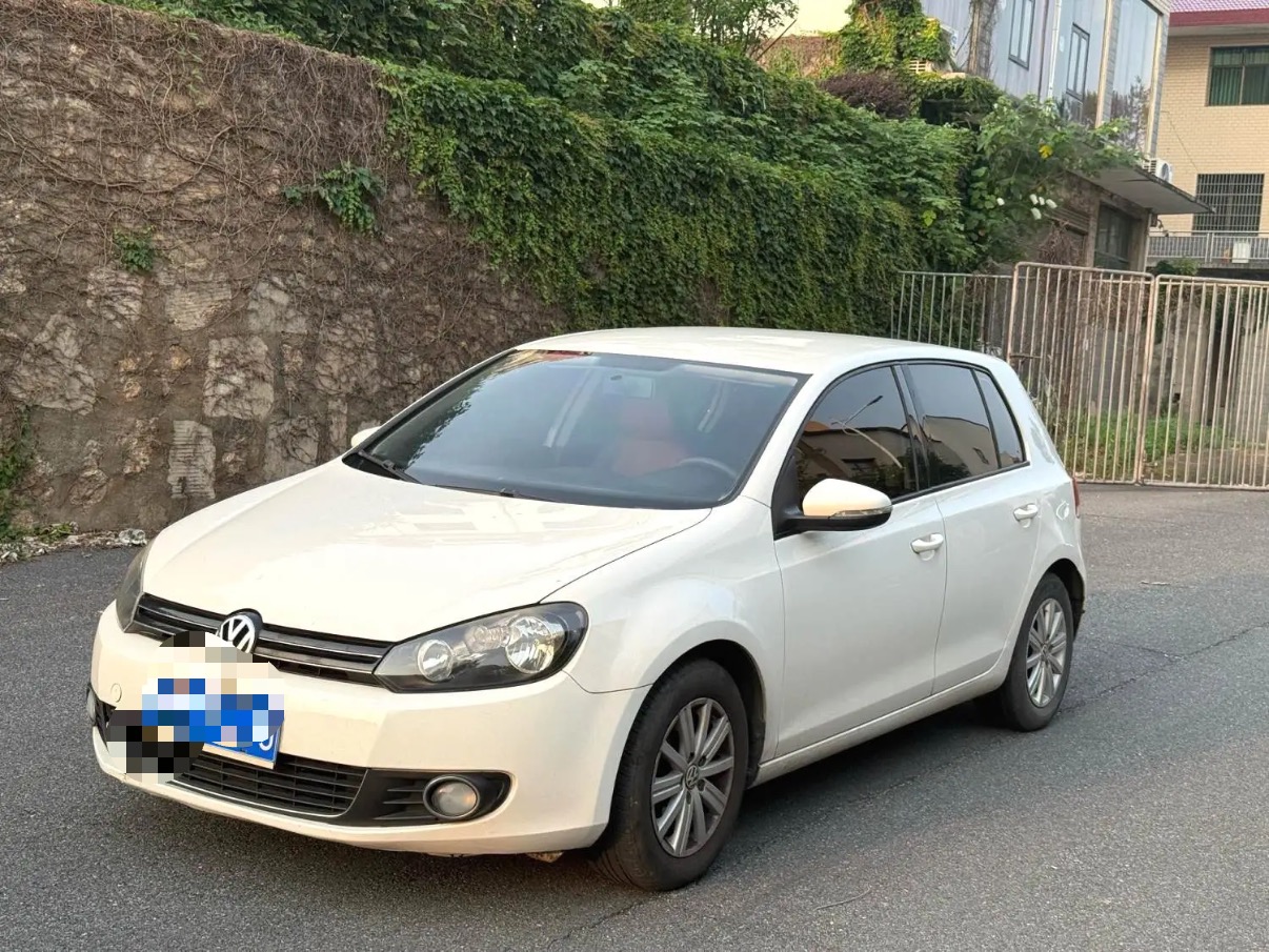 Volkswagen Golf 2014 car image 