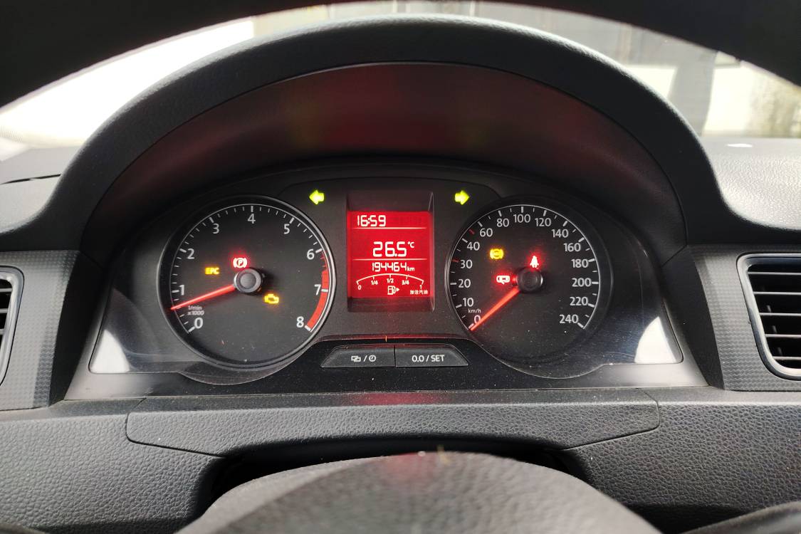 Volkswagen Santana 2017 car image #26