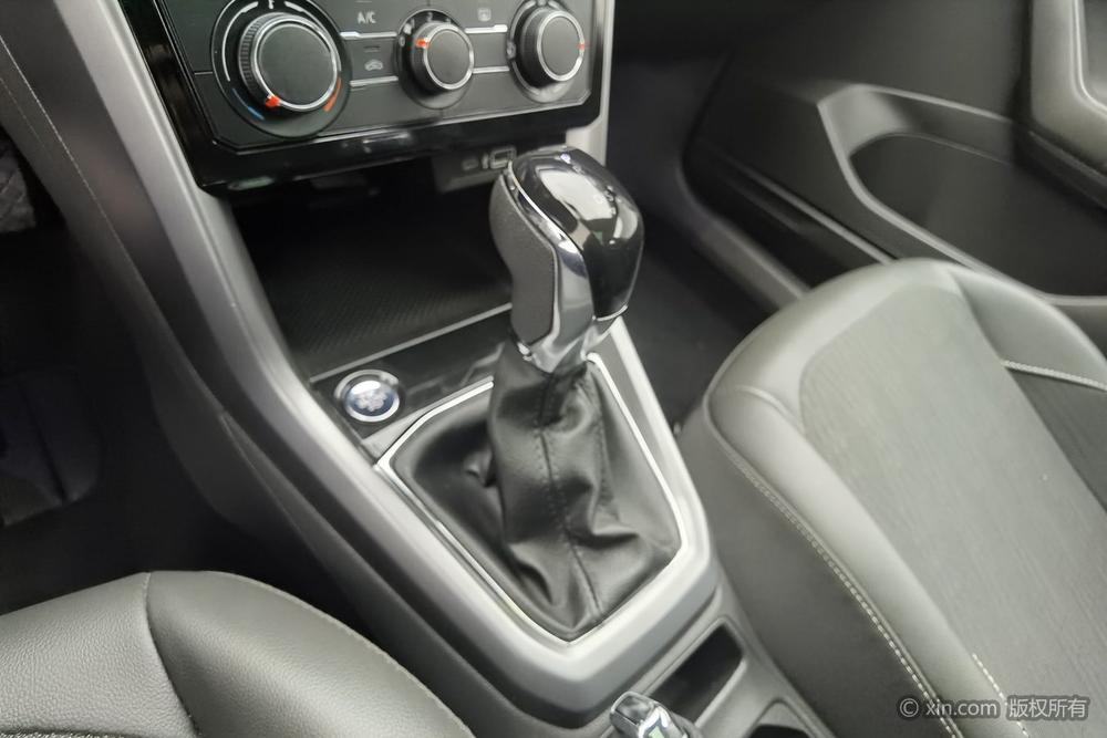 Volkswagen T-Cross 2021 car image #15