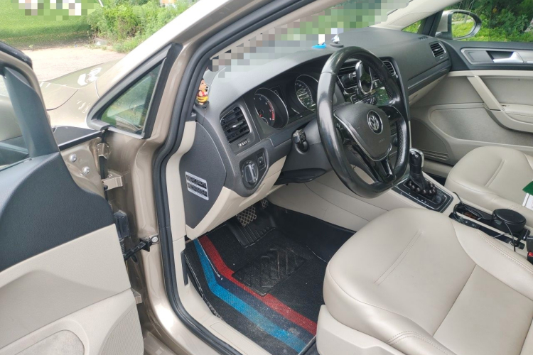 Volkswagen Golf 2015 car image #13