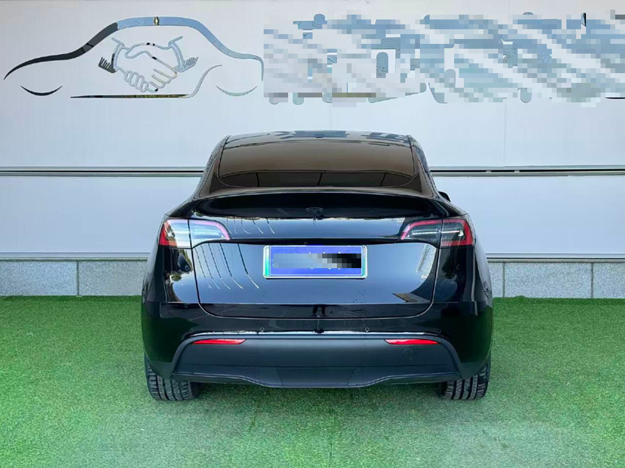 Tesla Model Y 2023 #10 Tesla Model Y 2023 car image #10