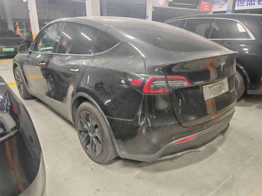 Tesla Model Y 2023 car image #4