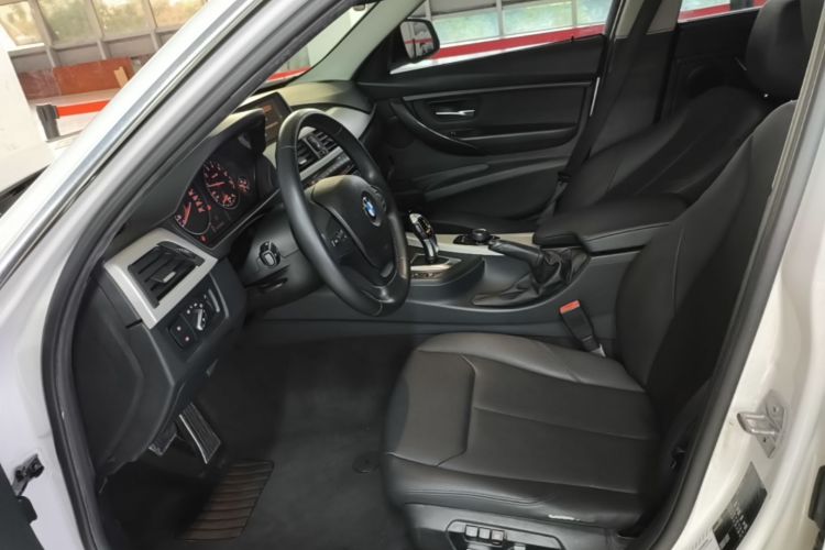 BMW 3 Series 2015 #15 BMW 3 Series 2015 immagine di auto #15