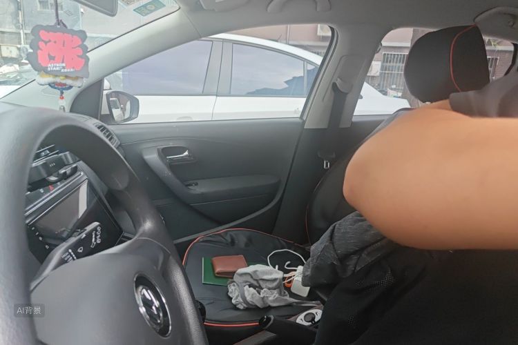 Volkswagen Polo 2018 car image #17