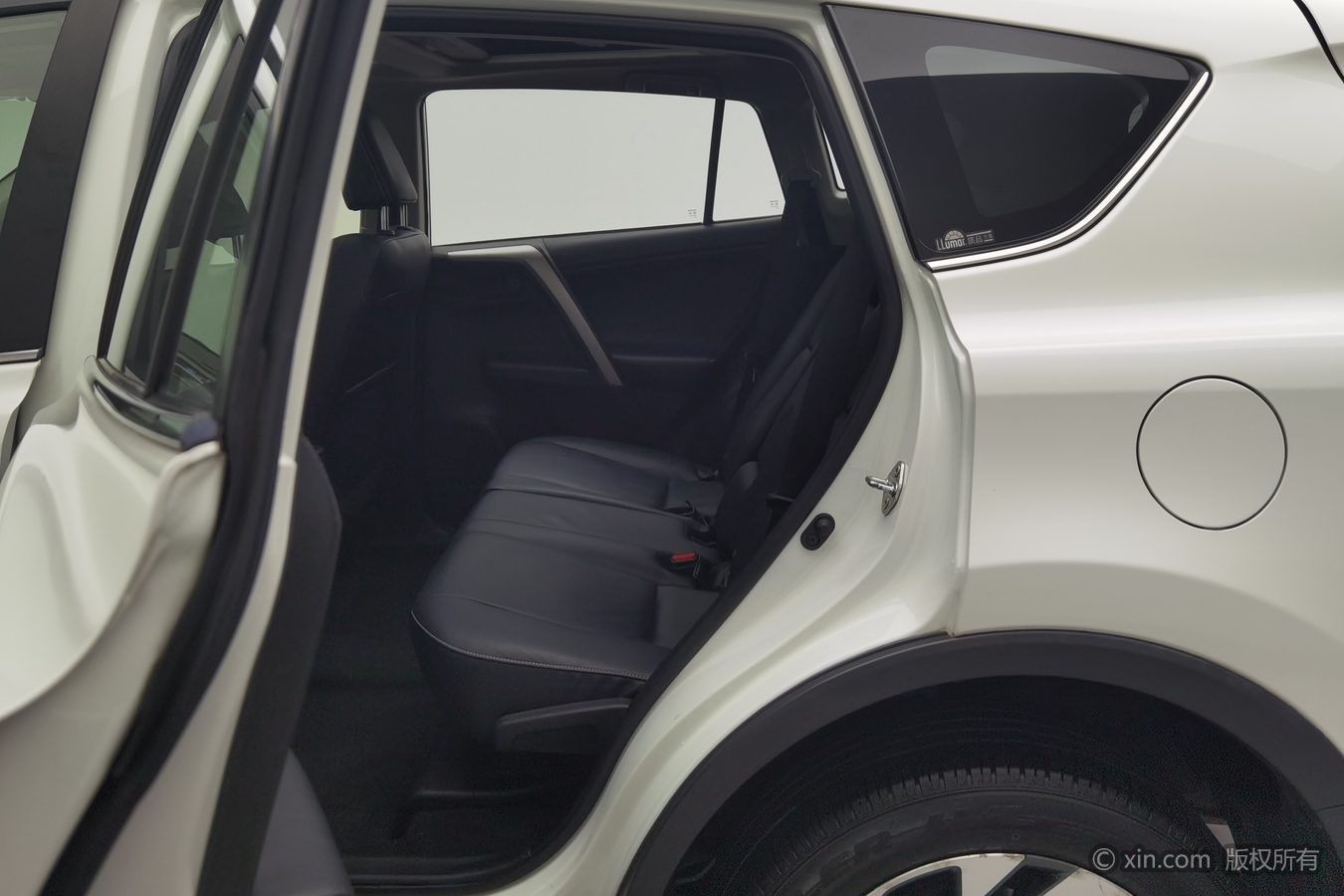 Toyota RAV4 2018 #16 Toyota RAV4 2018 car image #16