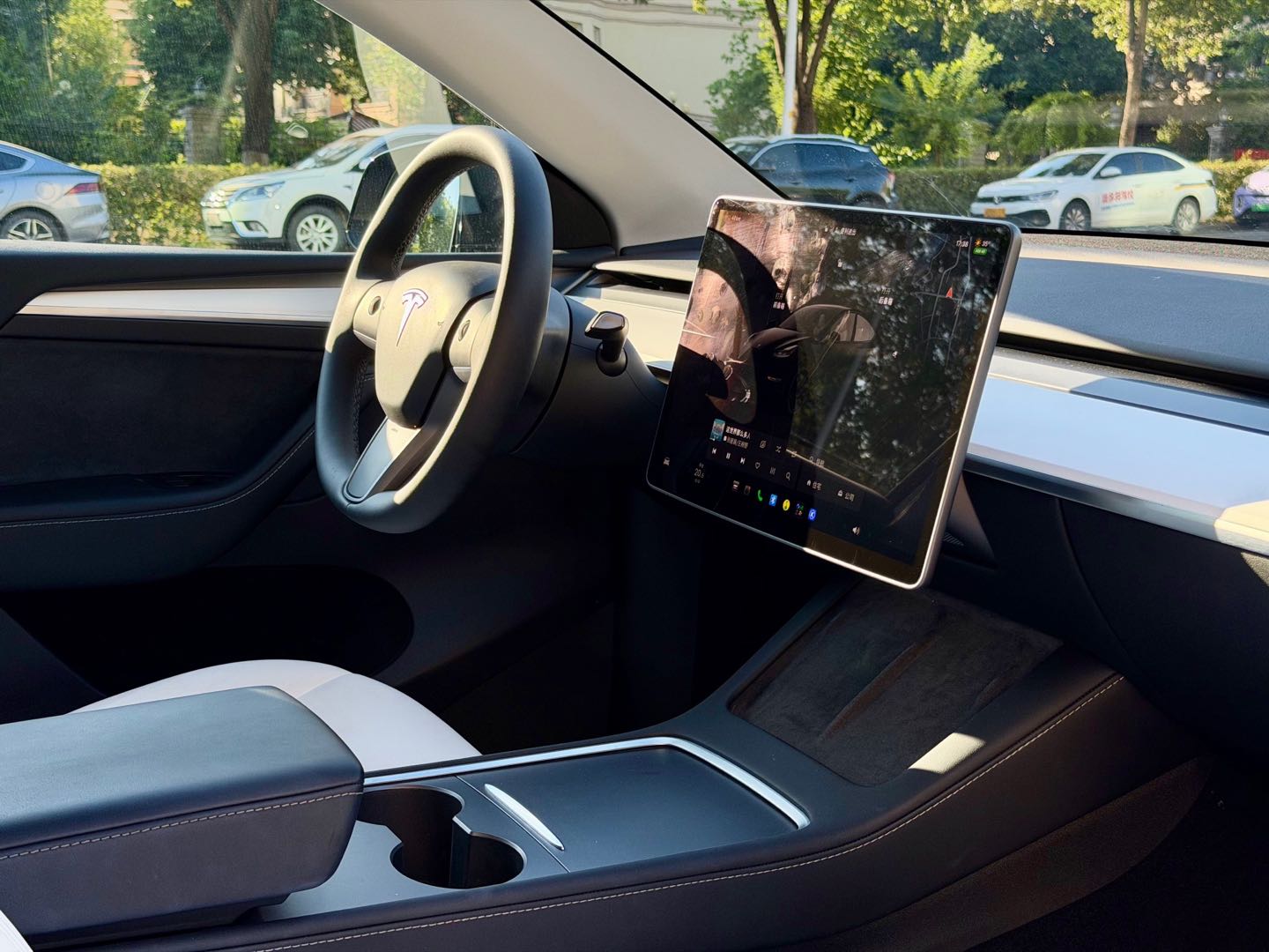 Tesla Model Y 2023 #11 Tesla Model Y 2023 car image #11