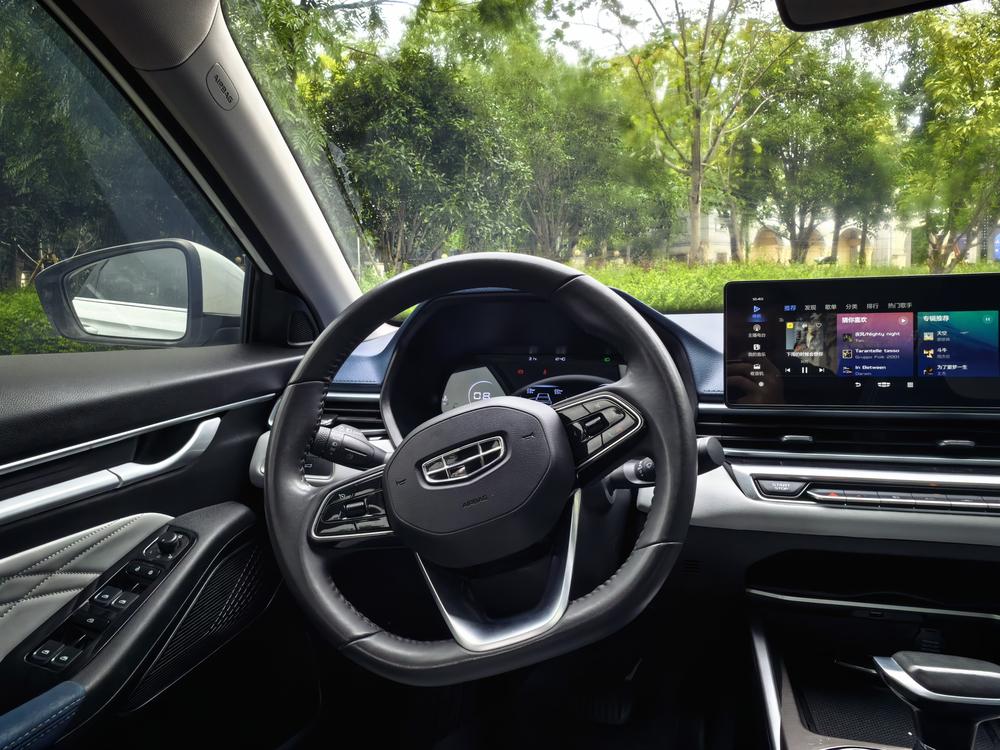 GEELY Emgrand 2022 #15 GEELY Emgrand 2022 car image #15