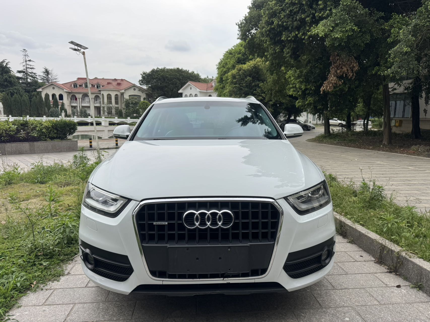 Audi Q3 (Imported) 2013 car image #2