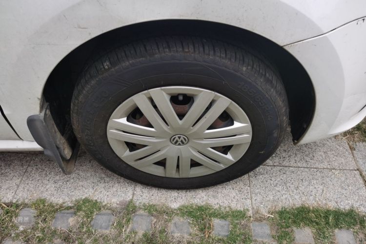 Volkswagen Polo 2016 car image #9